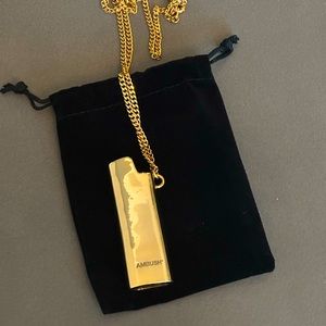 Ambush lighter necklace in gold